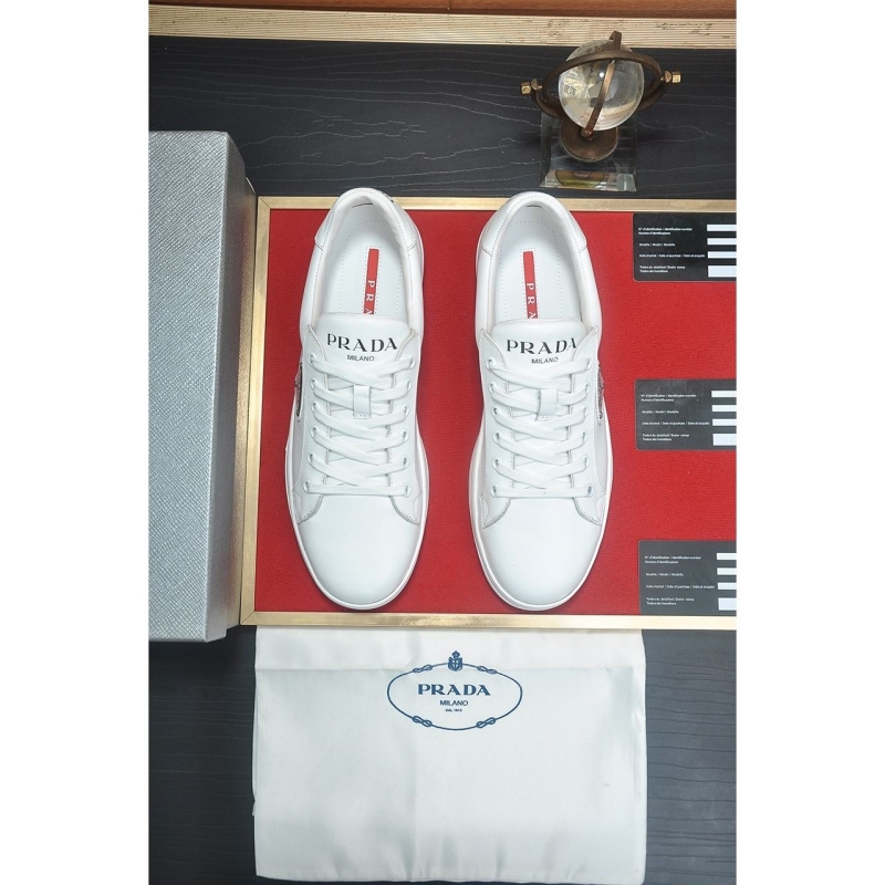 Pra*a casual shoes